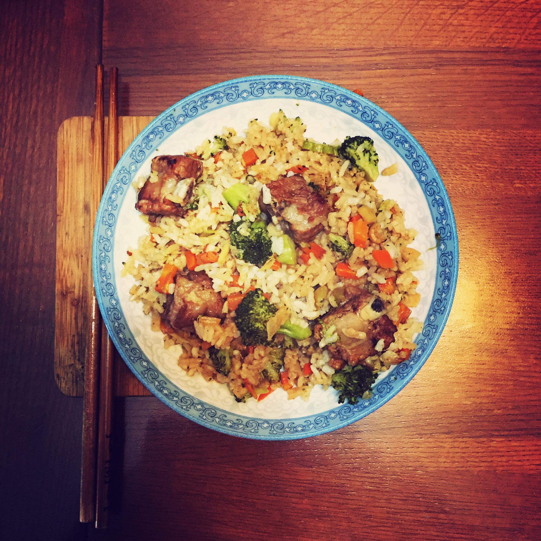 喷香排骨焖饭（爆好吃）