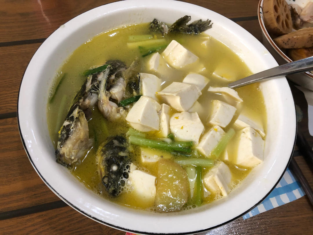 昂刺鱼豆腐汤（黄辣丁）