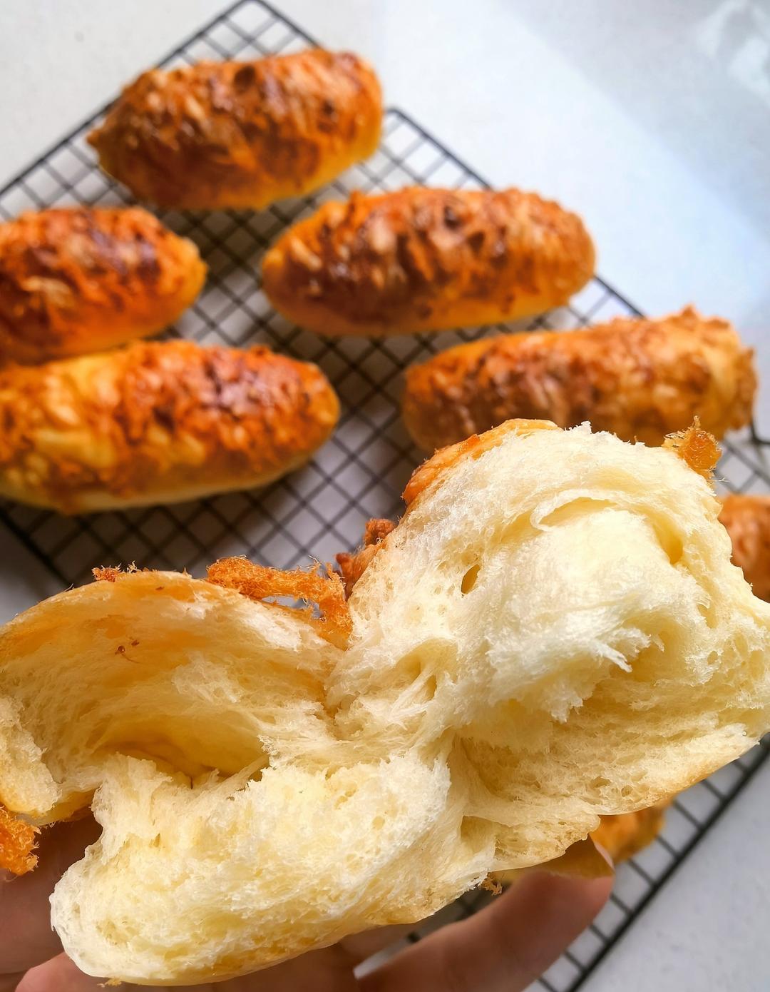 一个面团撑起一家店的台式面包—香肠面包