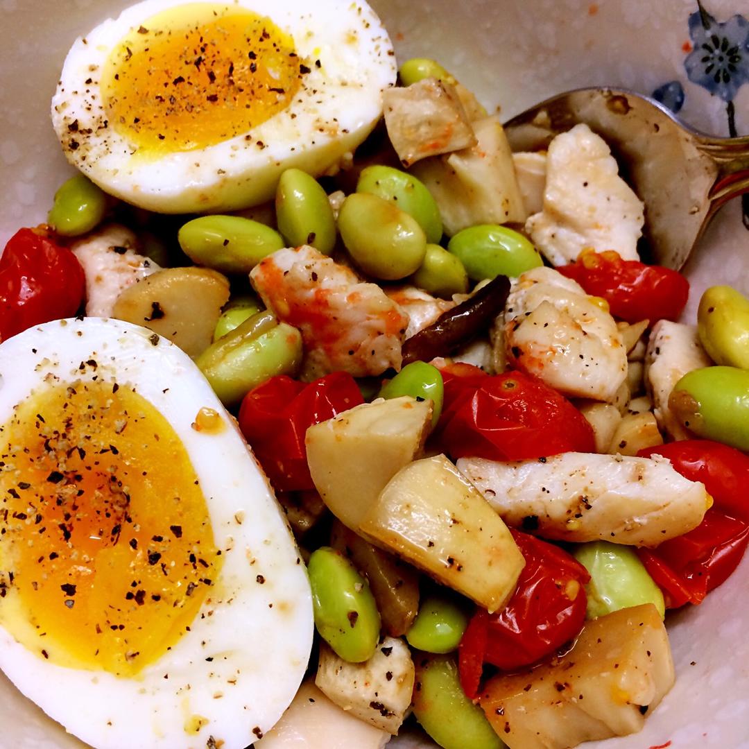 溏心蛋拌杏鲍菇。