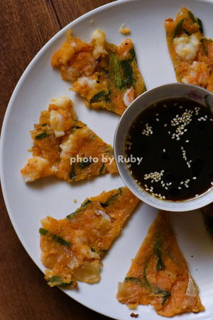 韩式泡菜海鲜饼（附：做出韩国料理店水准的秘诀）的做法 步骤7