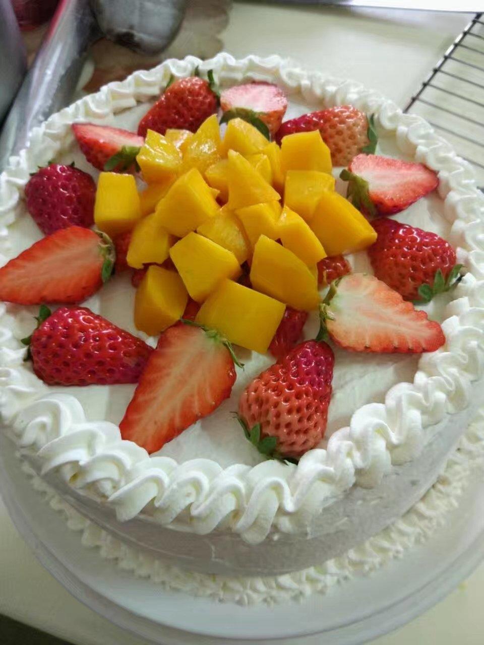 最简单好吃又美腻的草莓奶油蛋糕