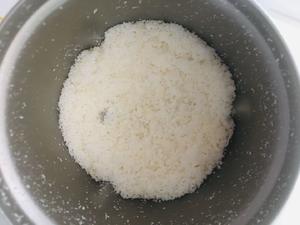 自制香浓纯椰奶#豆浆机版的做法 步骤2