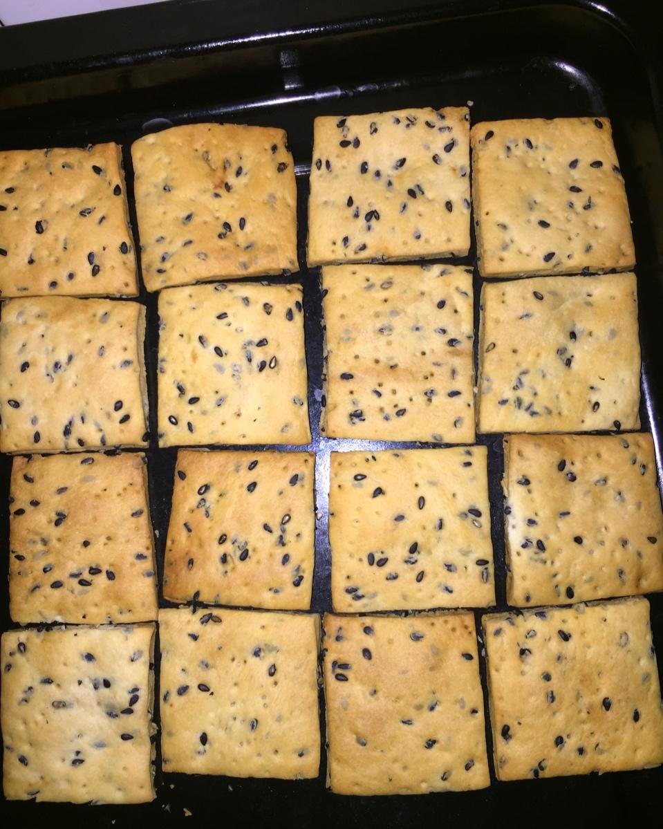 无糖黑芝麻苏打饼干