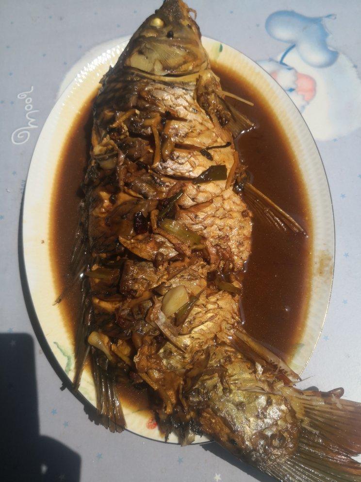 红烧鲤鱼
