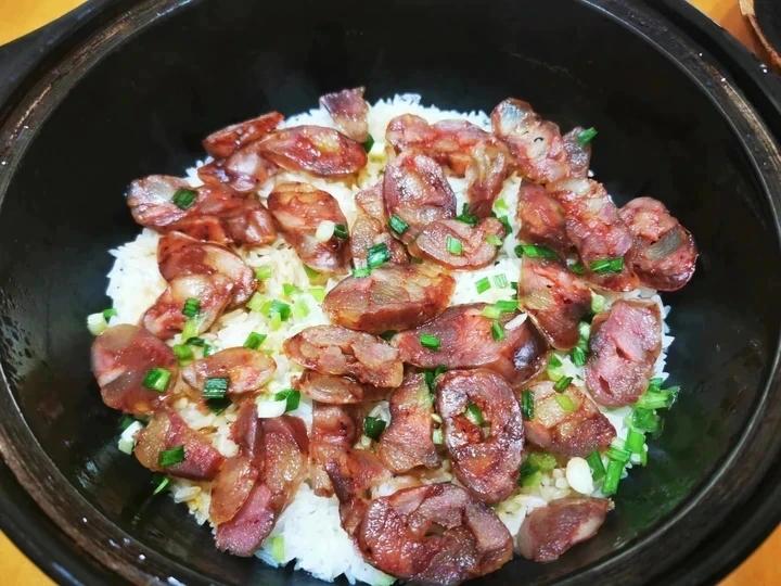 腊味煲仔饭，20分钟饭菜同出