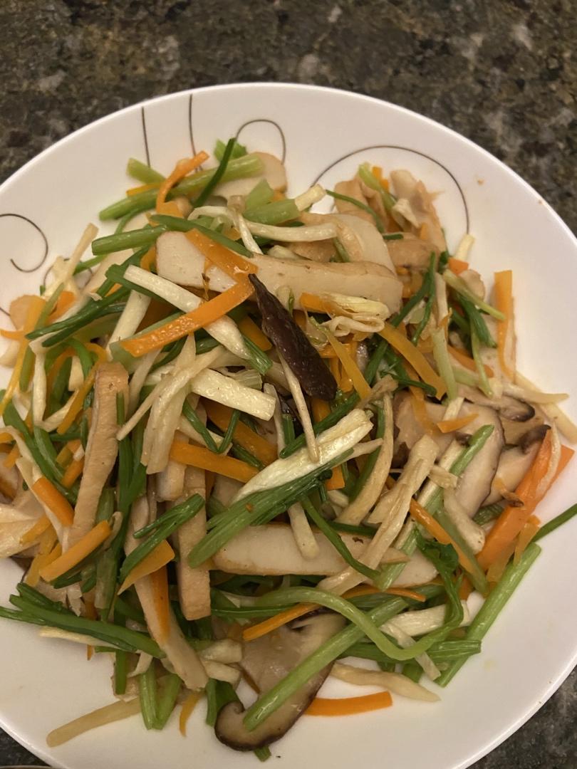 nimis做的芹菜炒鱼饼