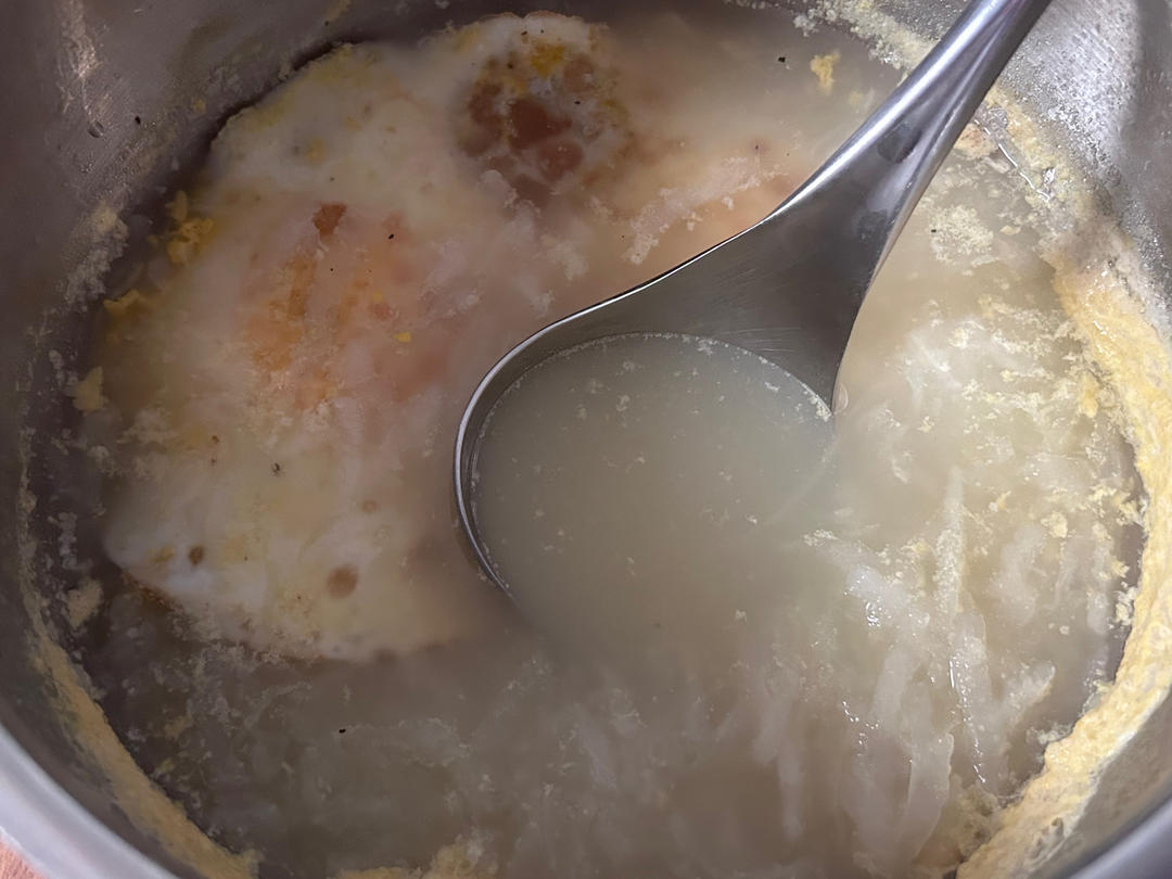 奶白鲜香的萝卜丝煎蛋汤