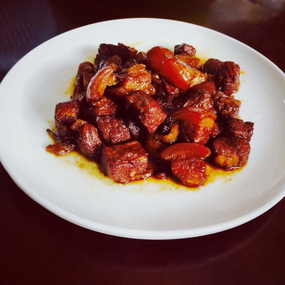 吃着碗里望着锅里的红烧肉