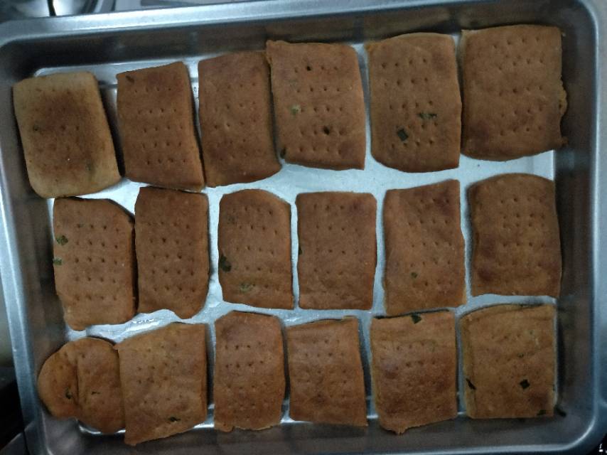 零经验也不怕：葱香苏打饼，据说好吃到六亲不认