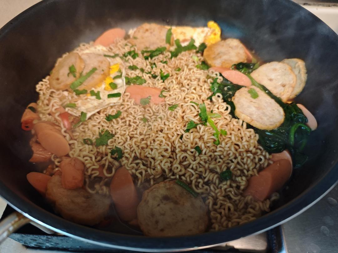 懒人速成：五分钟荷包蛋焖面