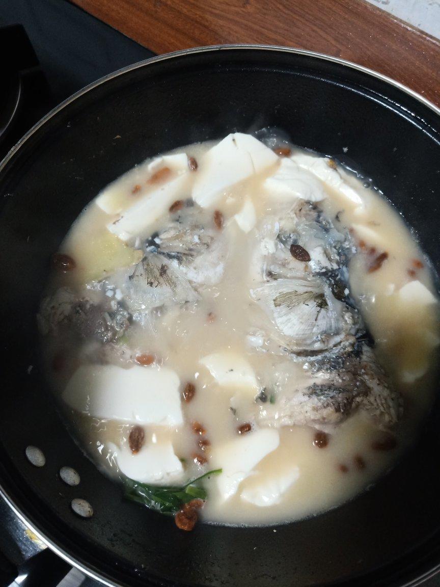鱼头豆腐汤