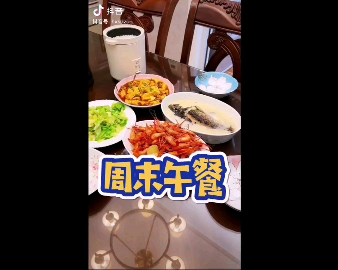 白灼虾、鲫鱼汤、白灼菜心