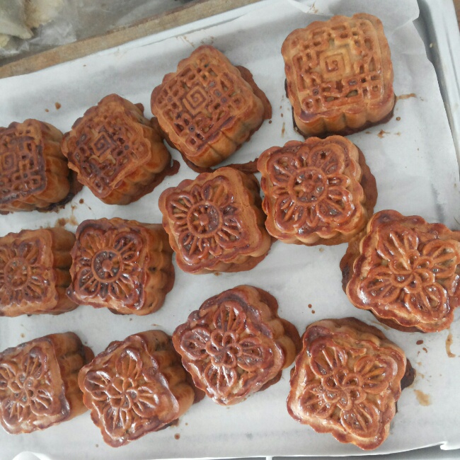 广式月饼——蛋黄莲蓉月饼