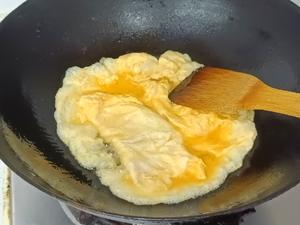 喷香美味炸鸡蛋酱面的做法 步骤5
