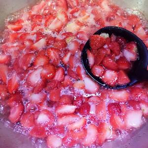 大颗果粒草莓酱的做法 步骤4