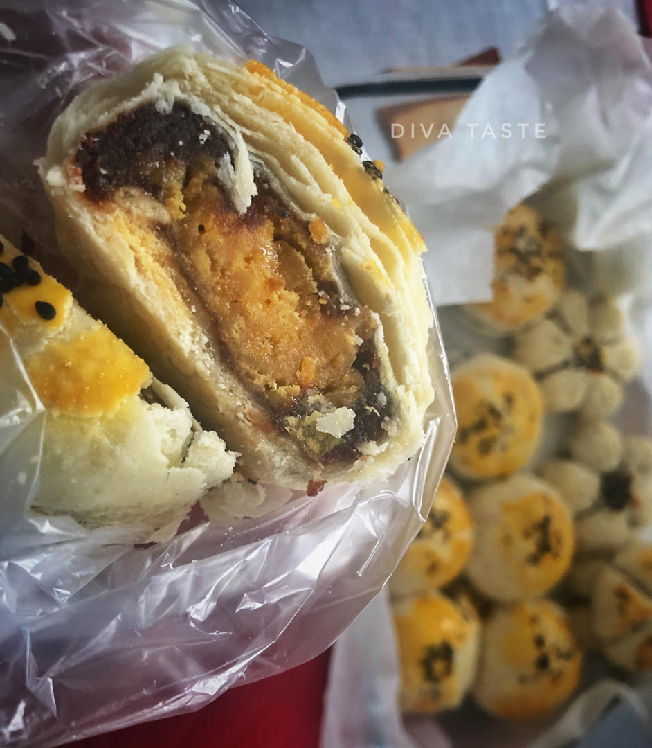 酥到掉渣的美味蛋黄酥