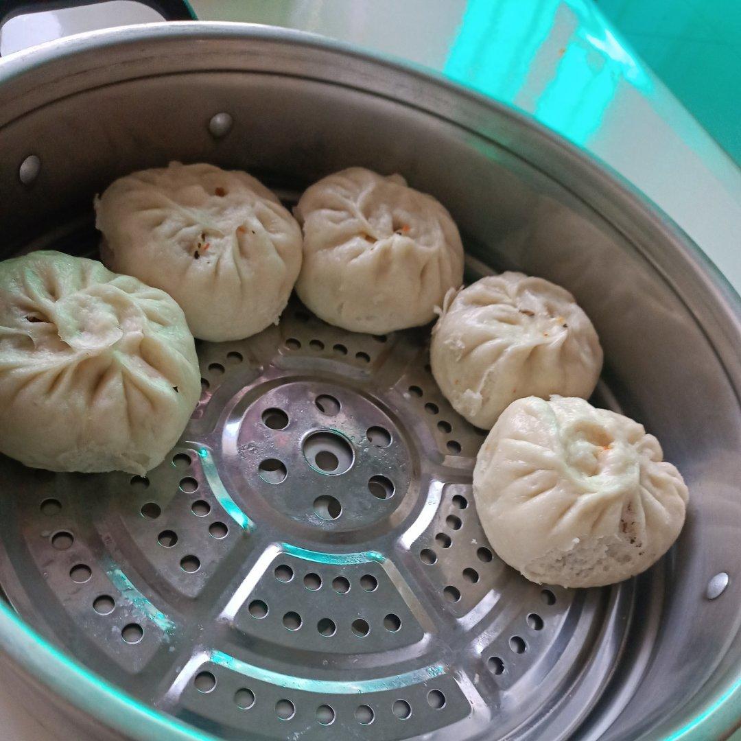 胡萝卜木耳鸡蛋素包子