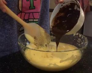 巧克力燕窝熔浆蛋糕的做法 步骤3