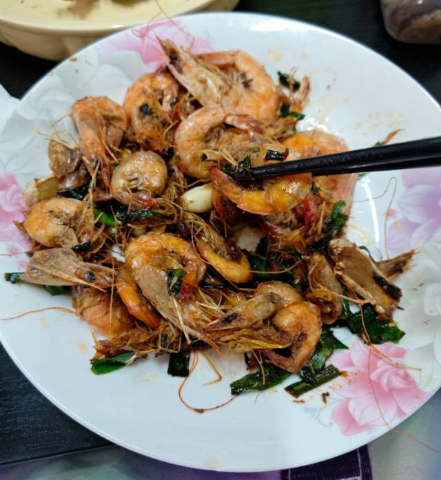 爆炒小河虾