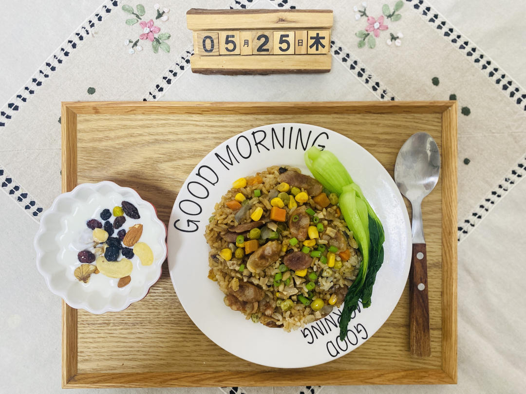 懒人电饭锅香肠焖饭/煲仔饭