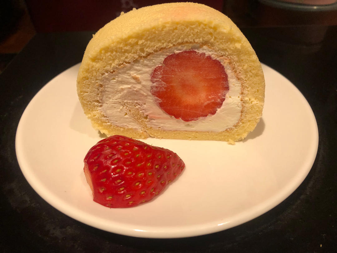 草莓蛋糕卷