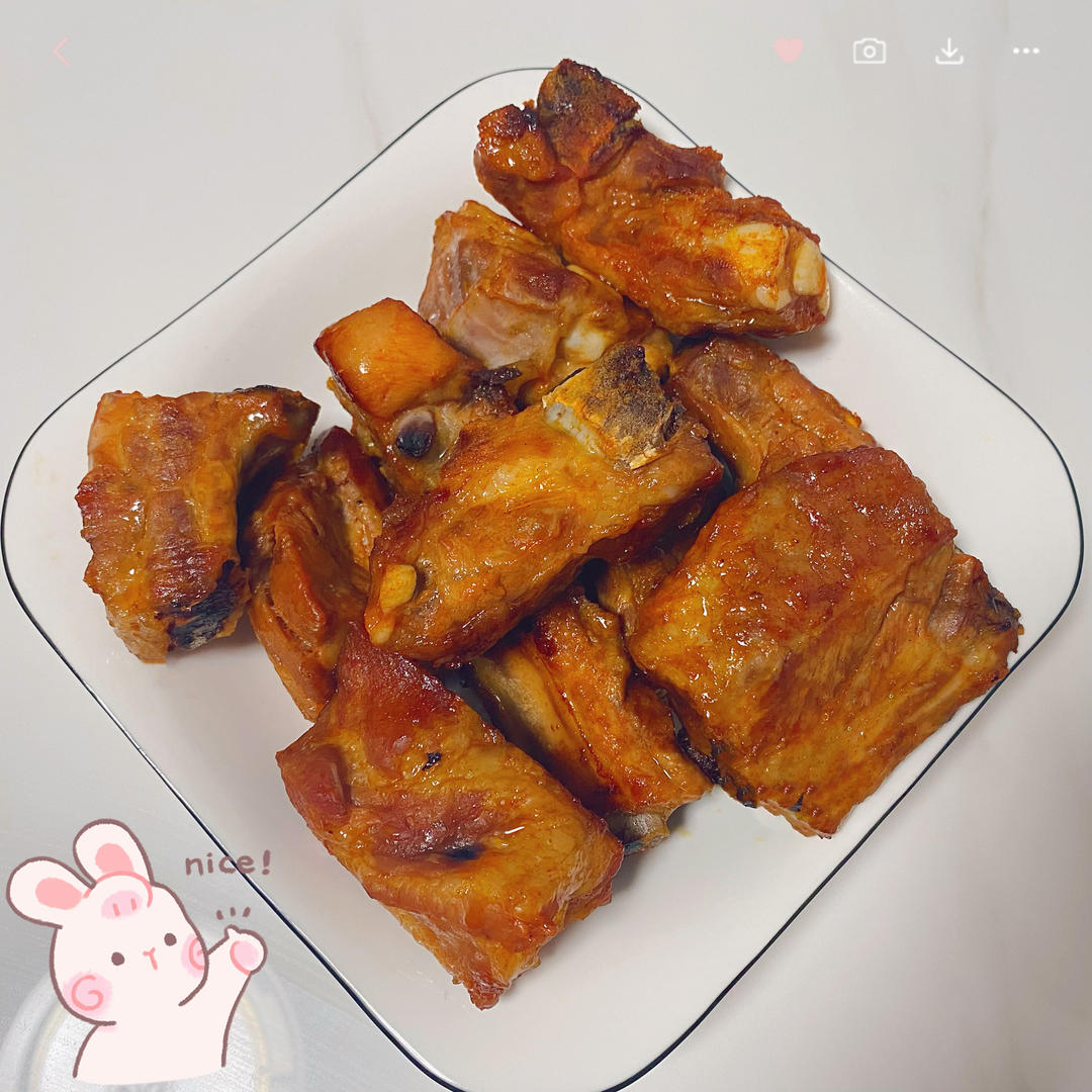 外焦里嫩！好吃到舔手指的蒜香烤排骨