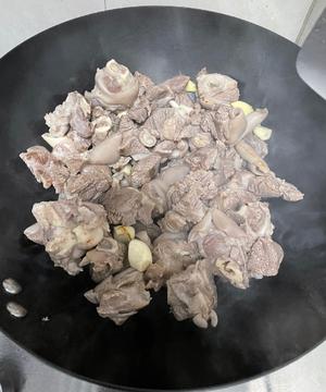 广式萝卜羊肉煲的做法 步骤6