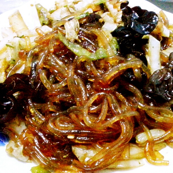 梁海平ricky做的白菜木耳炒粉条