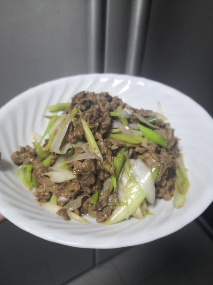 不寻常葱爆牦牛肉