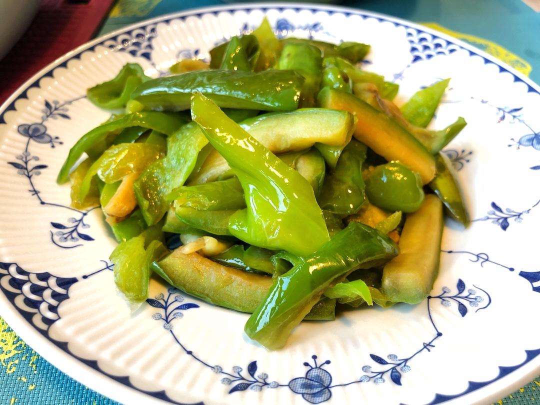 五大小姐姐做的清炒青茄子