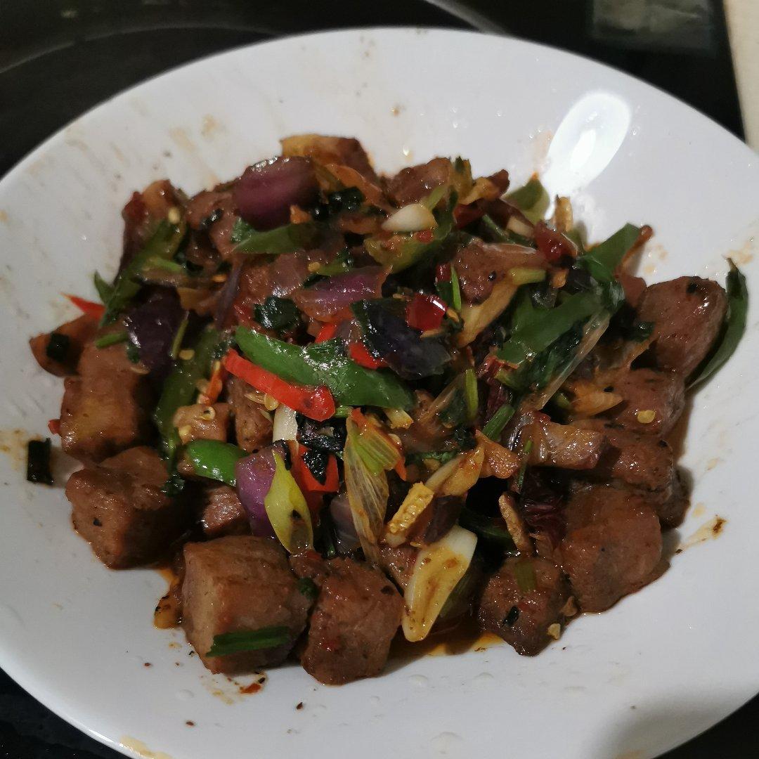 好吃的舔盘子的青椒洋葱炒牛肉粒
