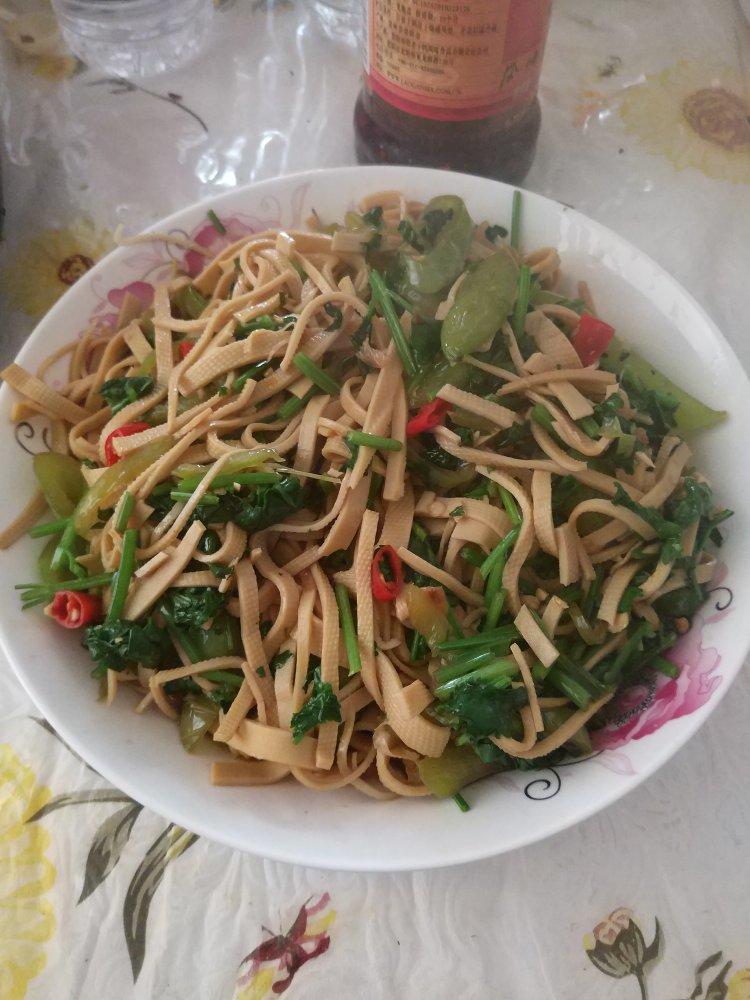 辣炒豆腐皮