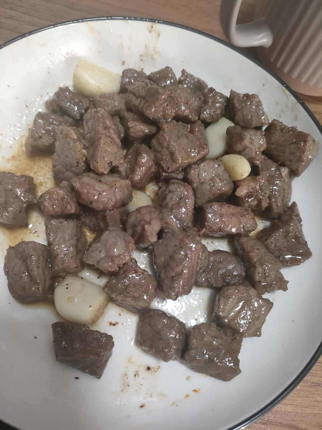 黑椒蒜香牛肉粒