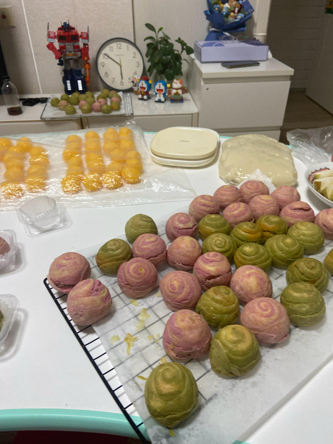 各种口味的芋头酥，蛋黄酥。