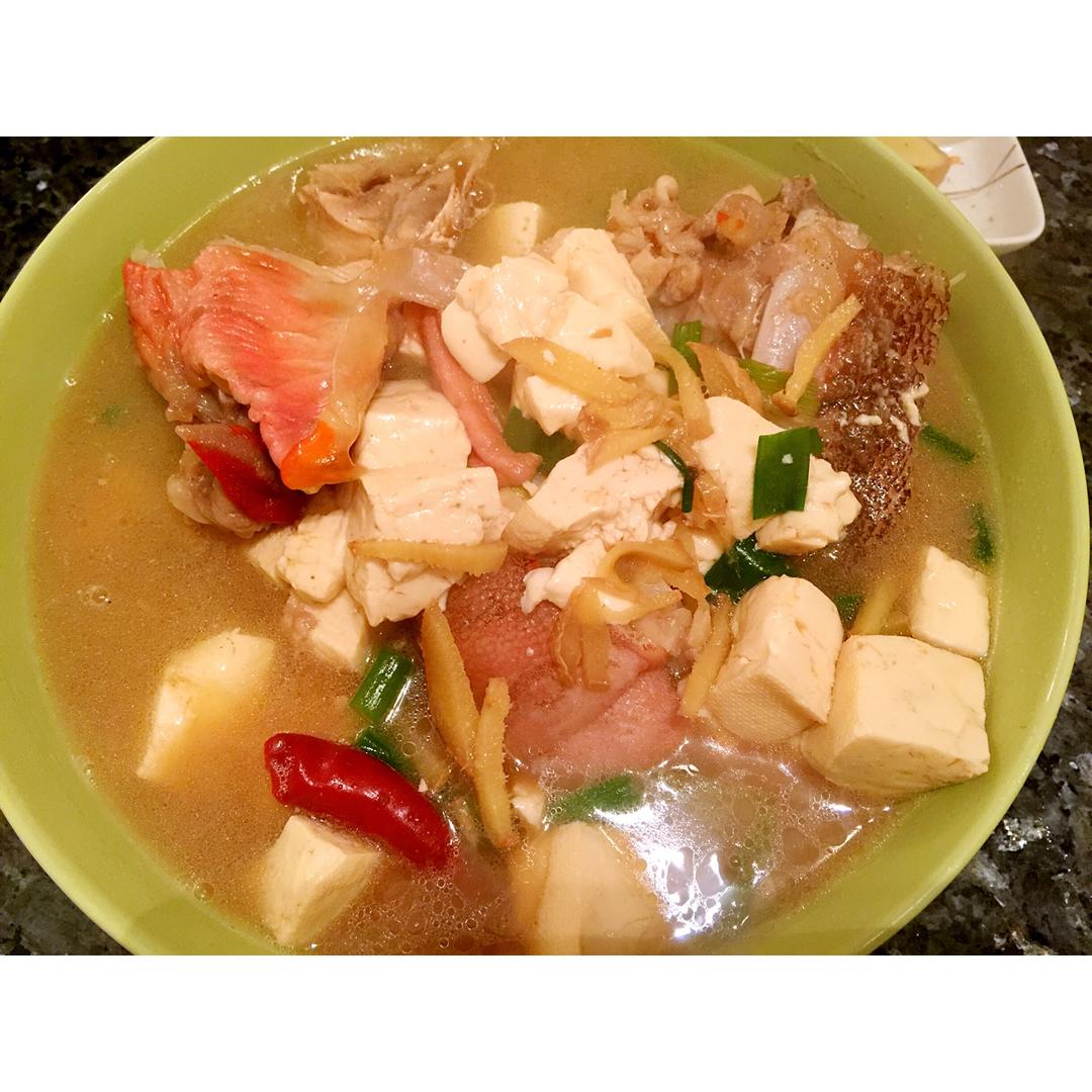 鱼头豆腐煲