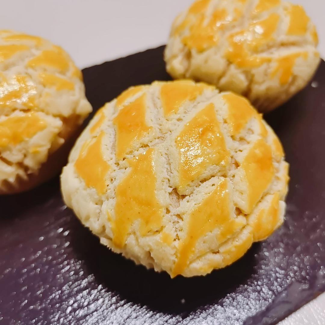 好吃到炸裂的港式菠萝包（附带制作酥皮的小视频）