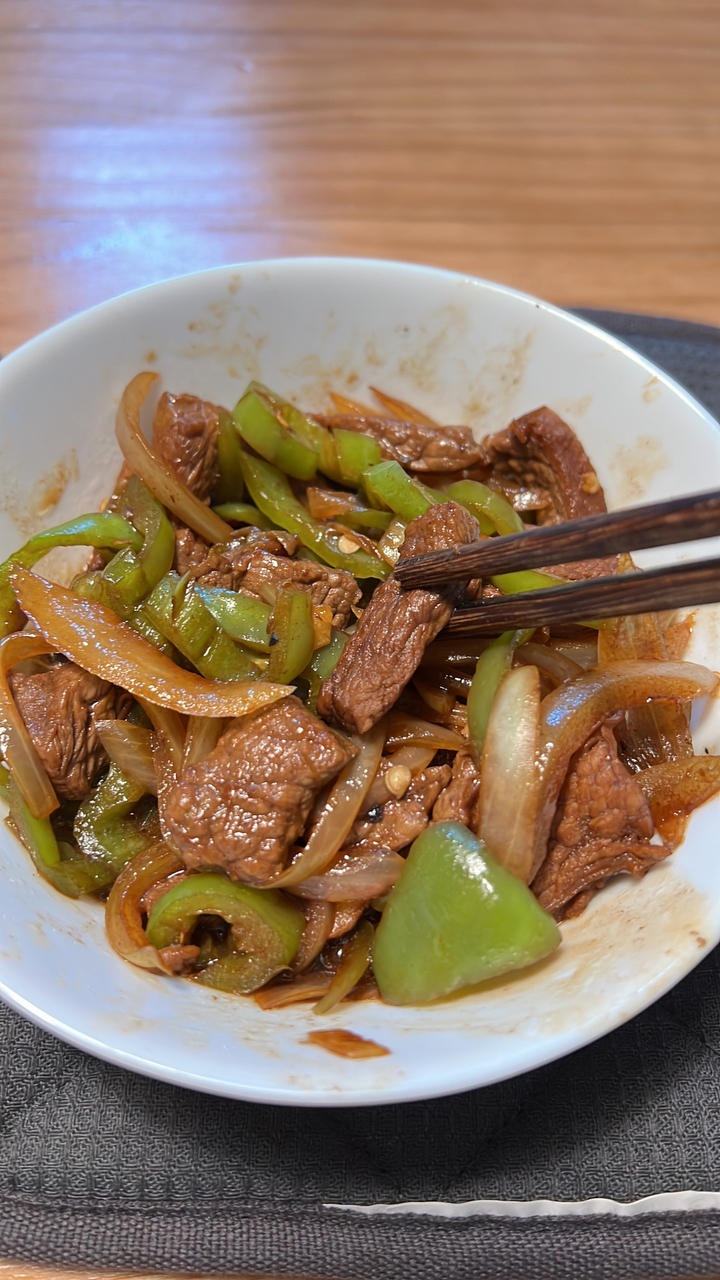 【小高姐】青椒牛肉 如何炒出嫩滑的牛肉