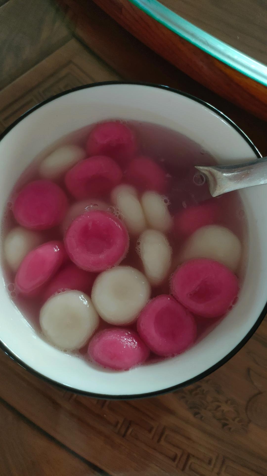 火龙果汤圆🙈🙈