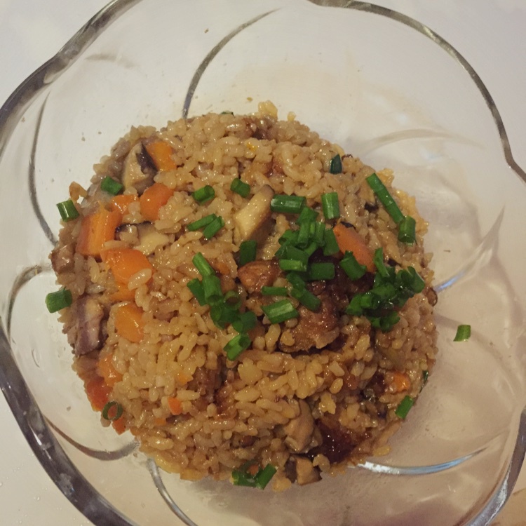 喷香排骨焖饭（爆好吃）