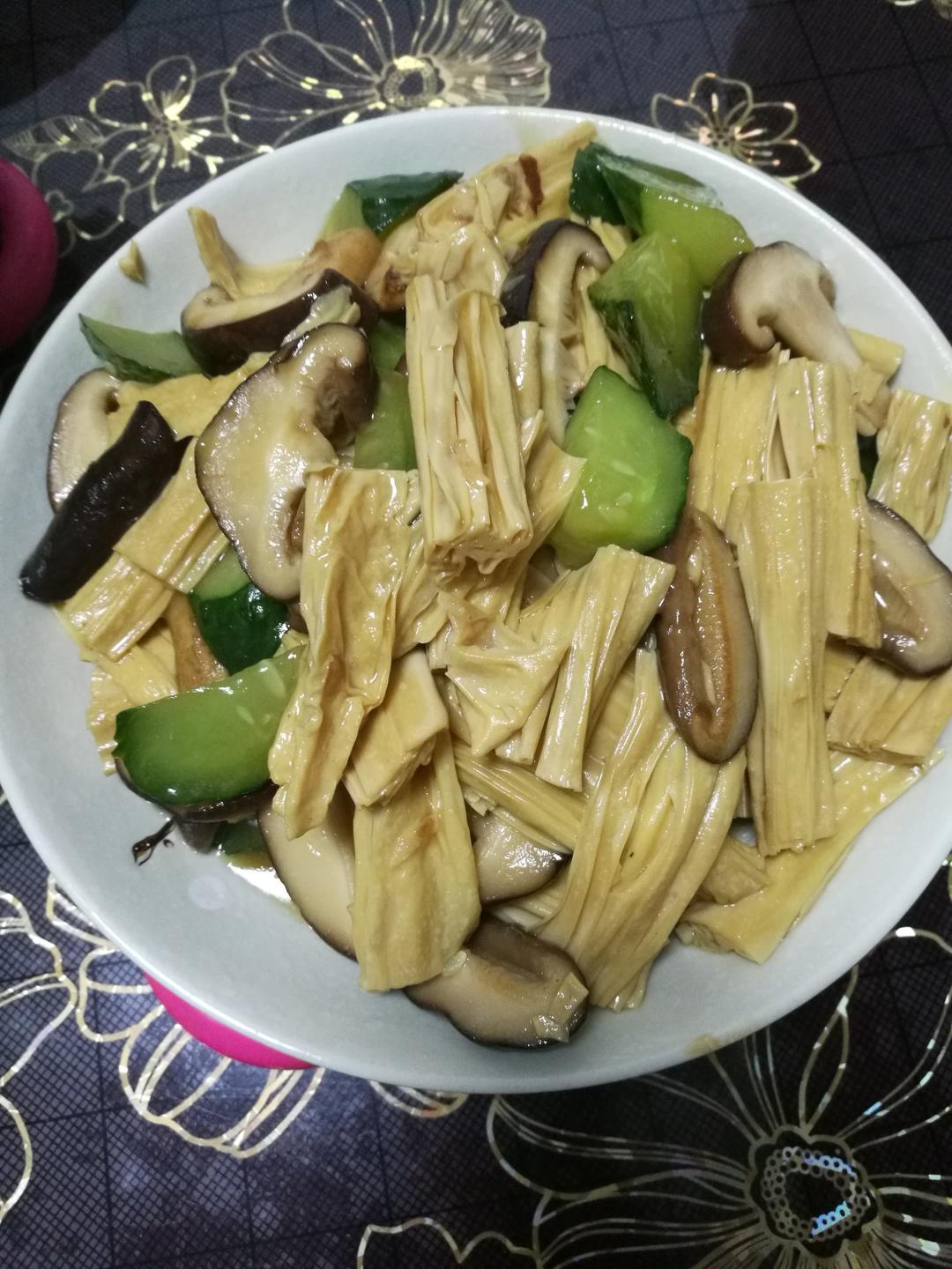 腐竹烧香菇