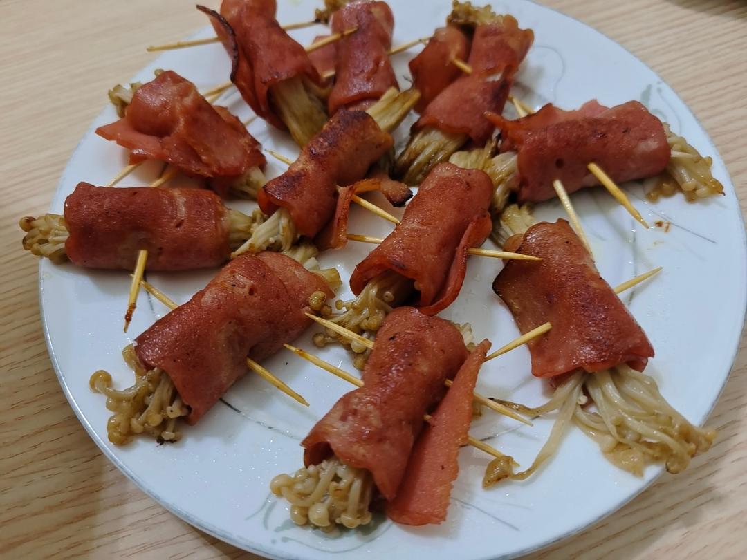 香煎培根金针菇卷