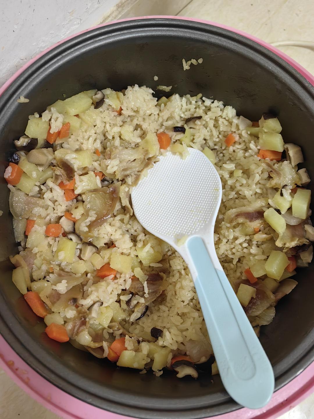 腊肠煲仔饭（电饭锅版）