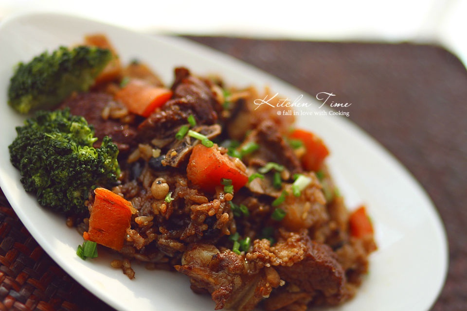 喷香排骨焖饭（爆好吃）