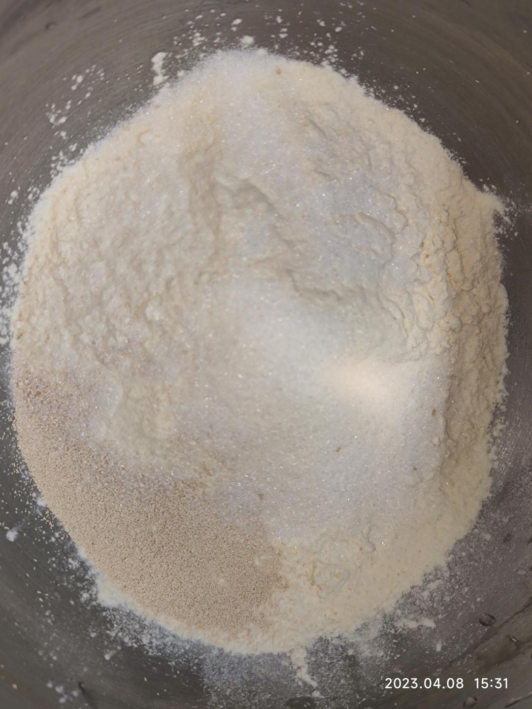 纯奶手撕吐司的做法 步骤1