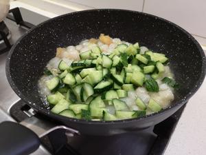 《朱朱私房菜》黄瓜炒鲜贝的做法 步骤7