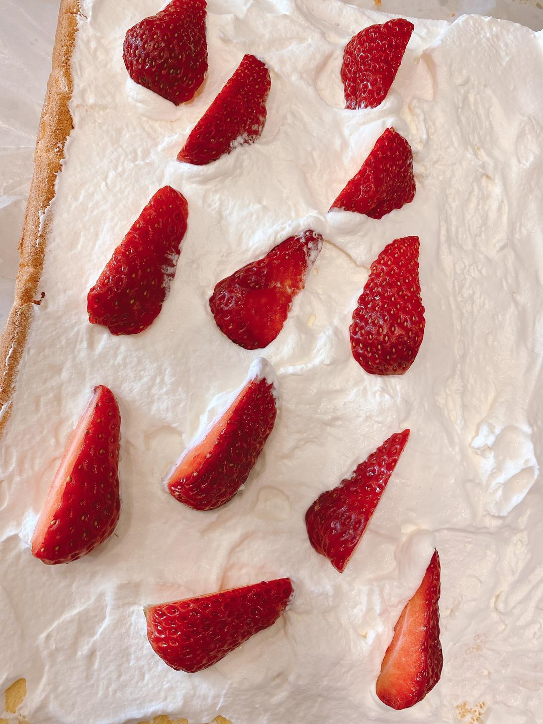 草莓🍓瑞士卷的做法 步骤18