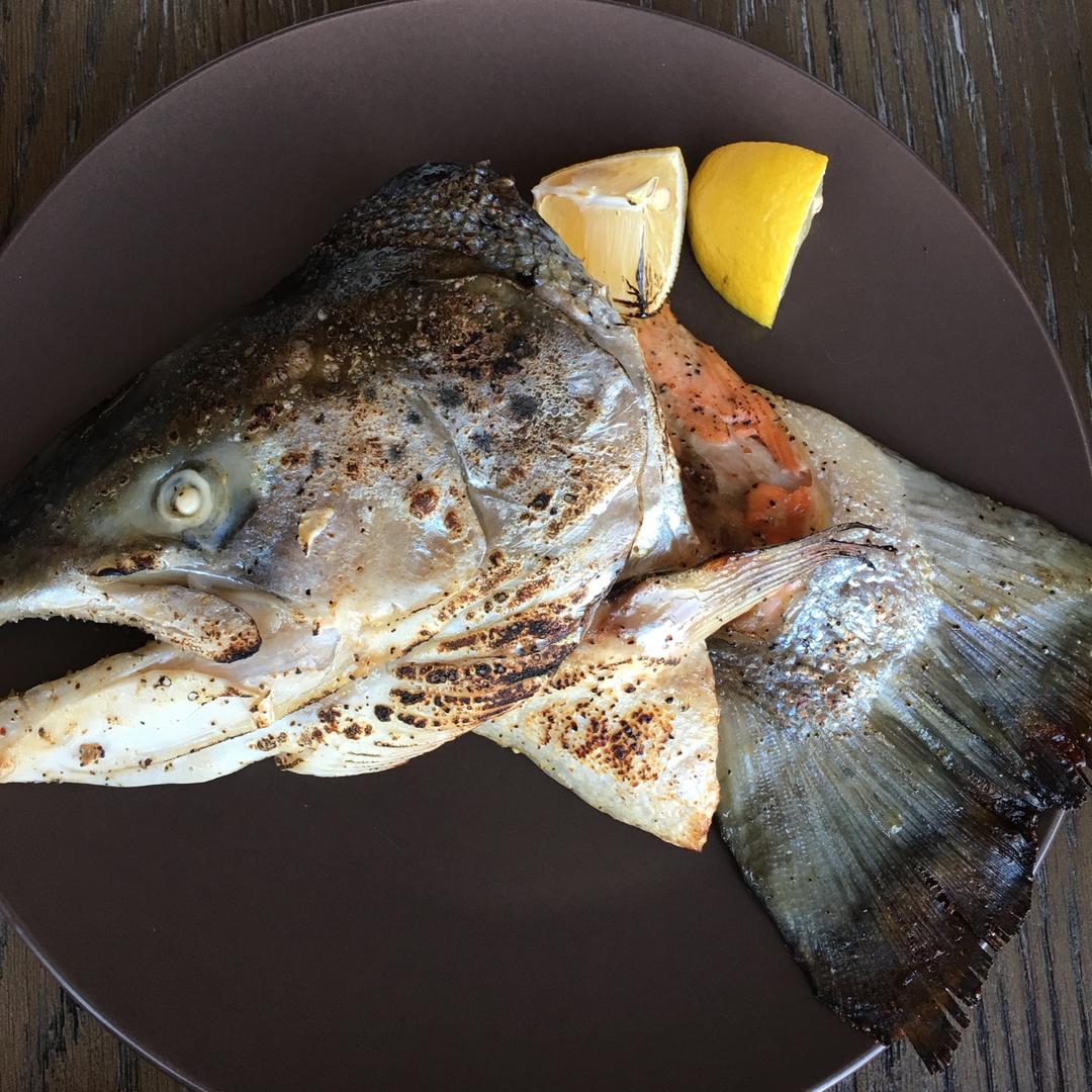 烤三文鱼头(内附视频)