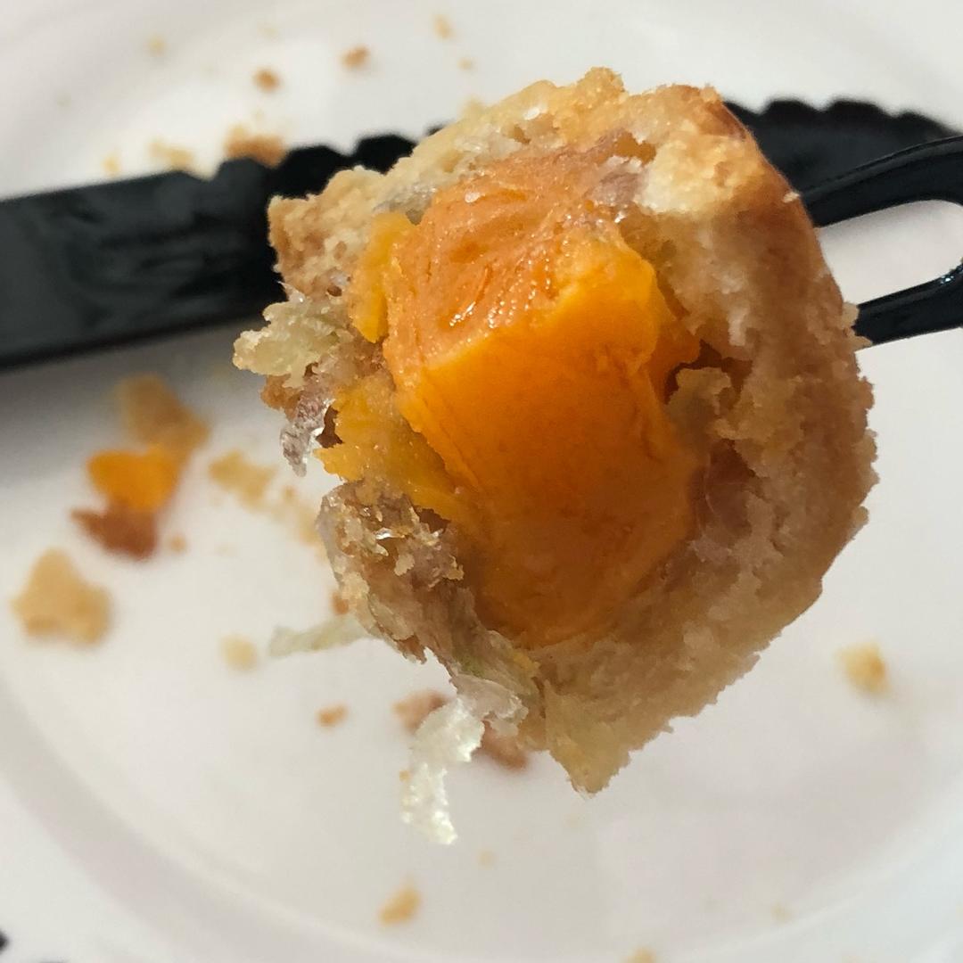 广式月饼－－蛋黄豆沙月饼