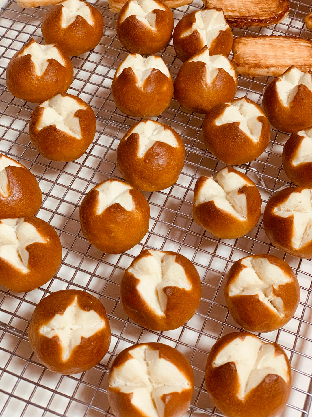 德式碱水面包｜一口碱水球｜超级快手｜免冷冻｜免发酵｜免手套膜